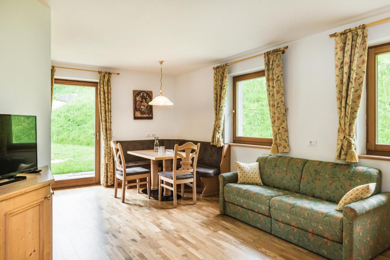 Residence Rumanon Urtijëi Buitenkant foto